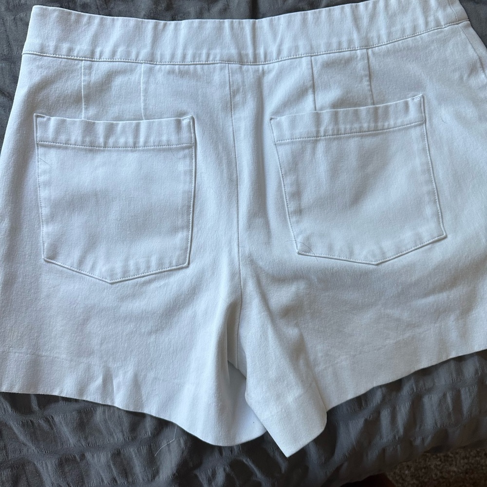 SPANX High Waist White Shorts with Clean Design